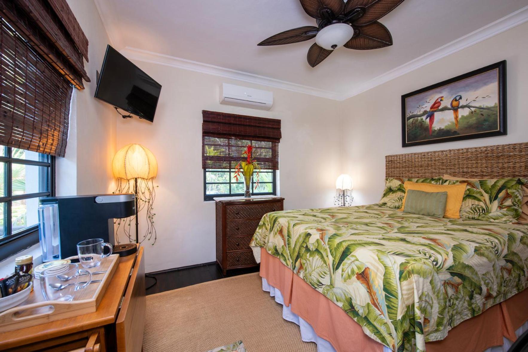 The Pilot House Hotel Rock Sound Bagian luar foto